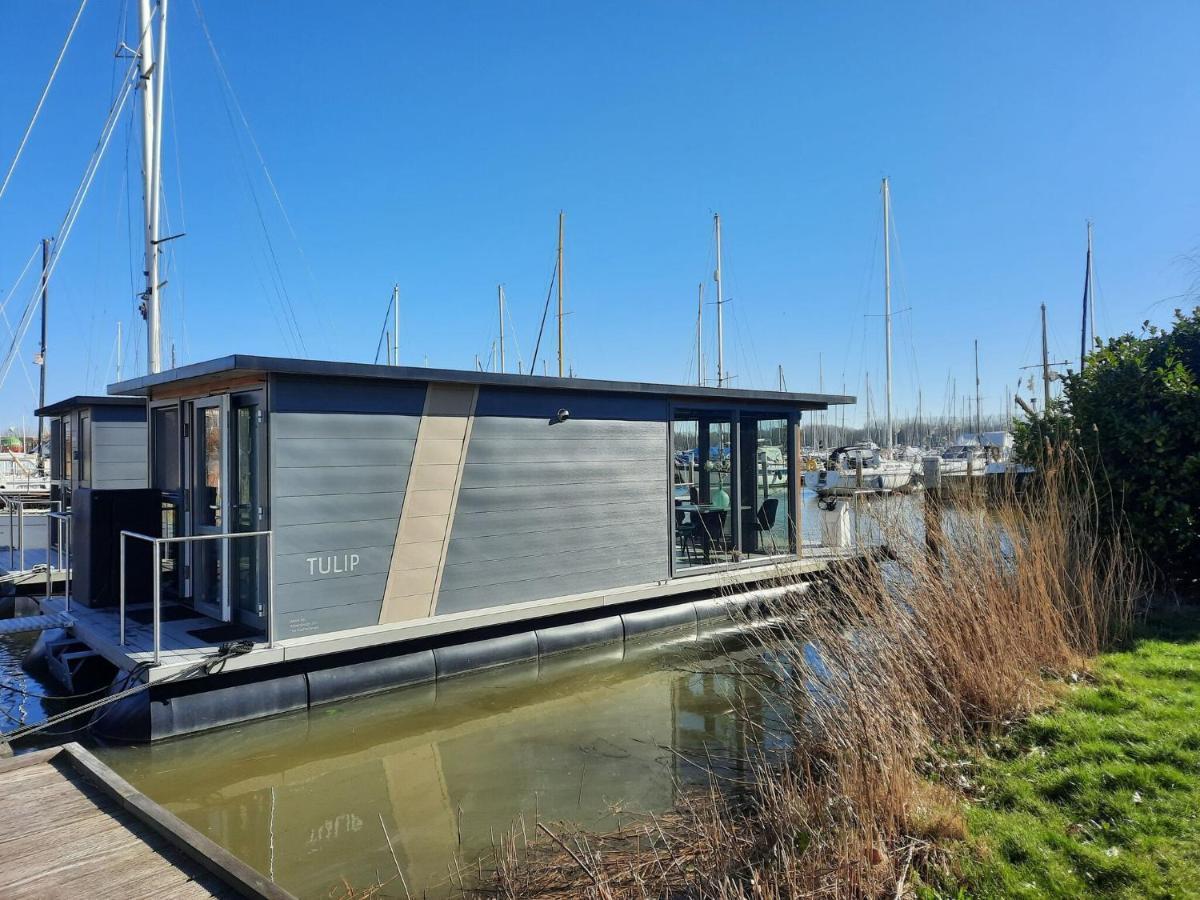 Waterfront Houseboat Near The Centre Hotell Monnickendam Exteriör bild